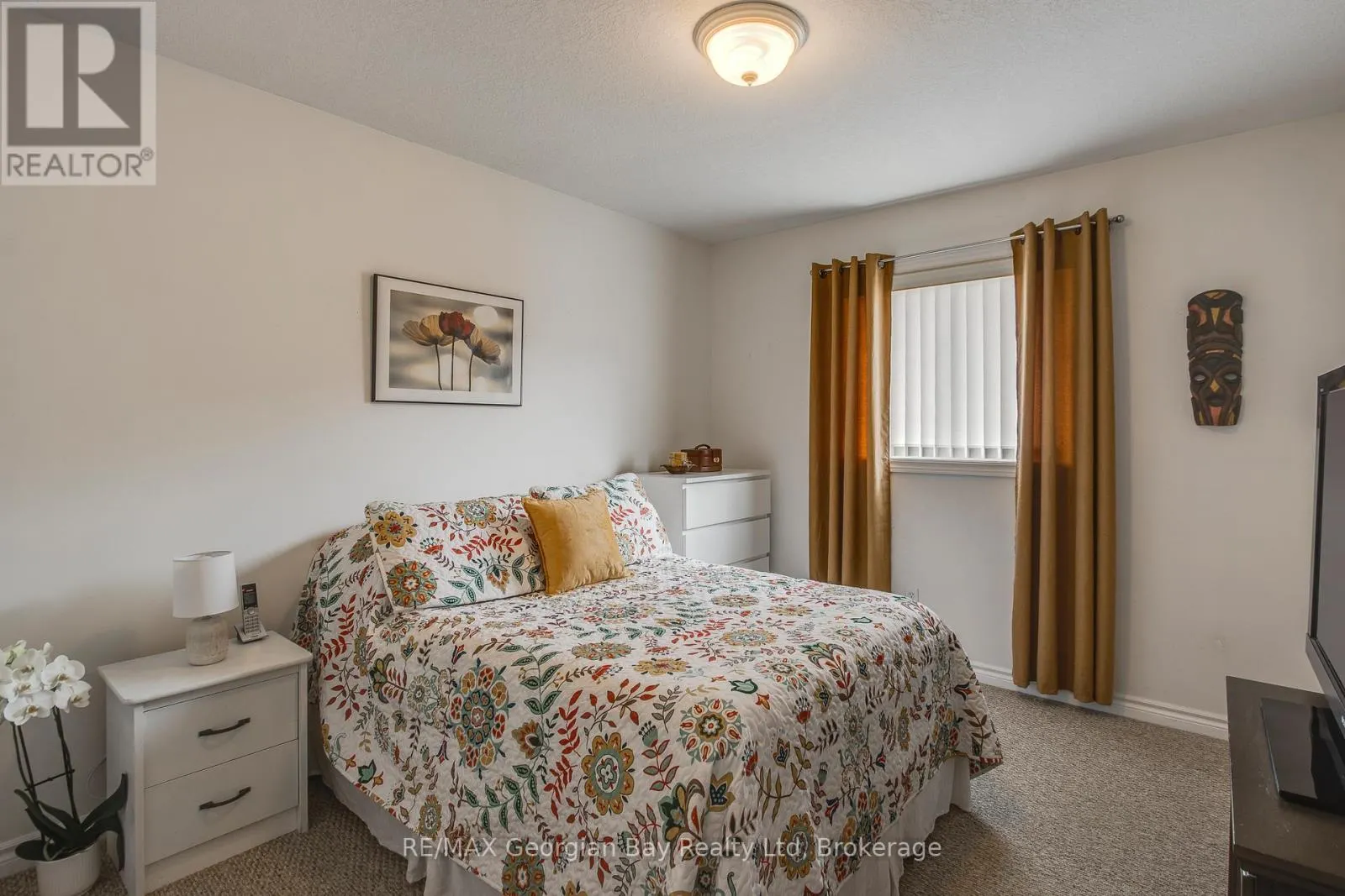 1085 WHITNEY CRESCENT