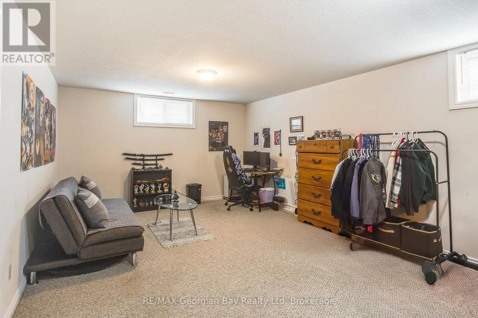 1085 WHITNEY CRESCENT