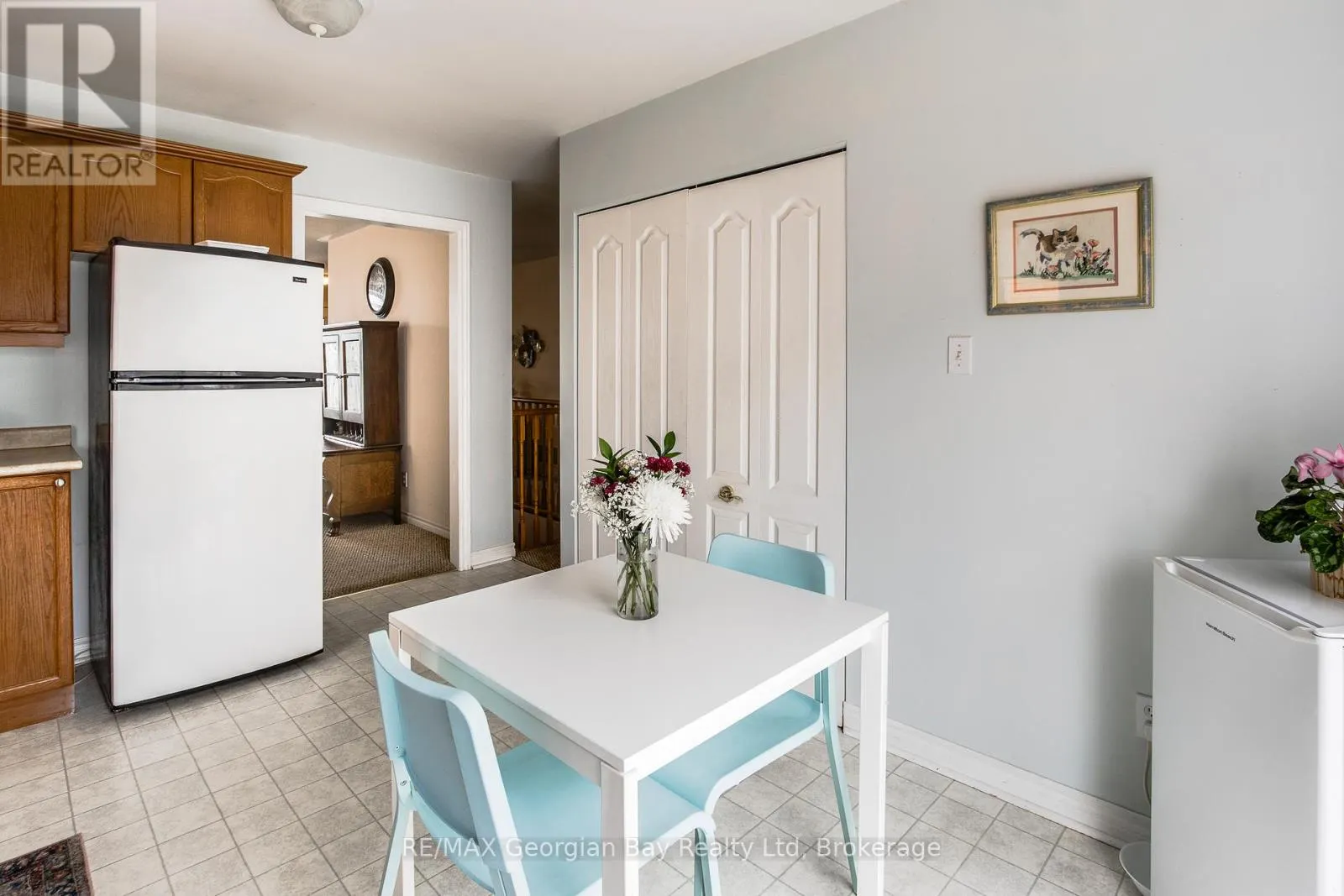 1085 WHITNEY CRESCENT