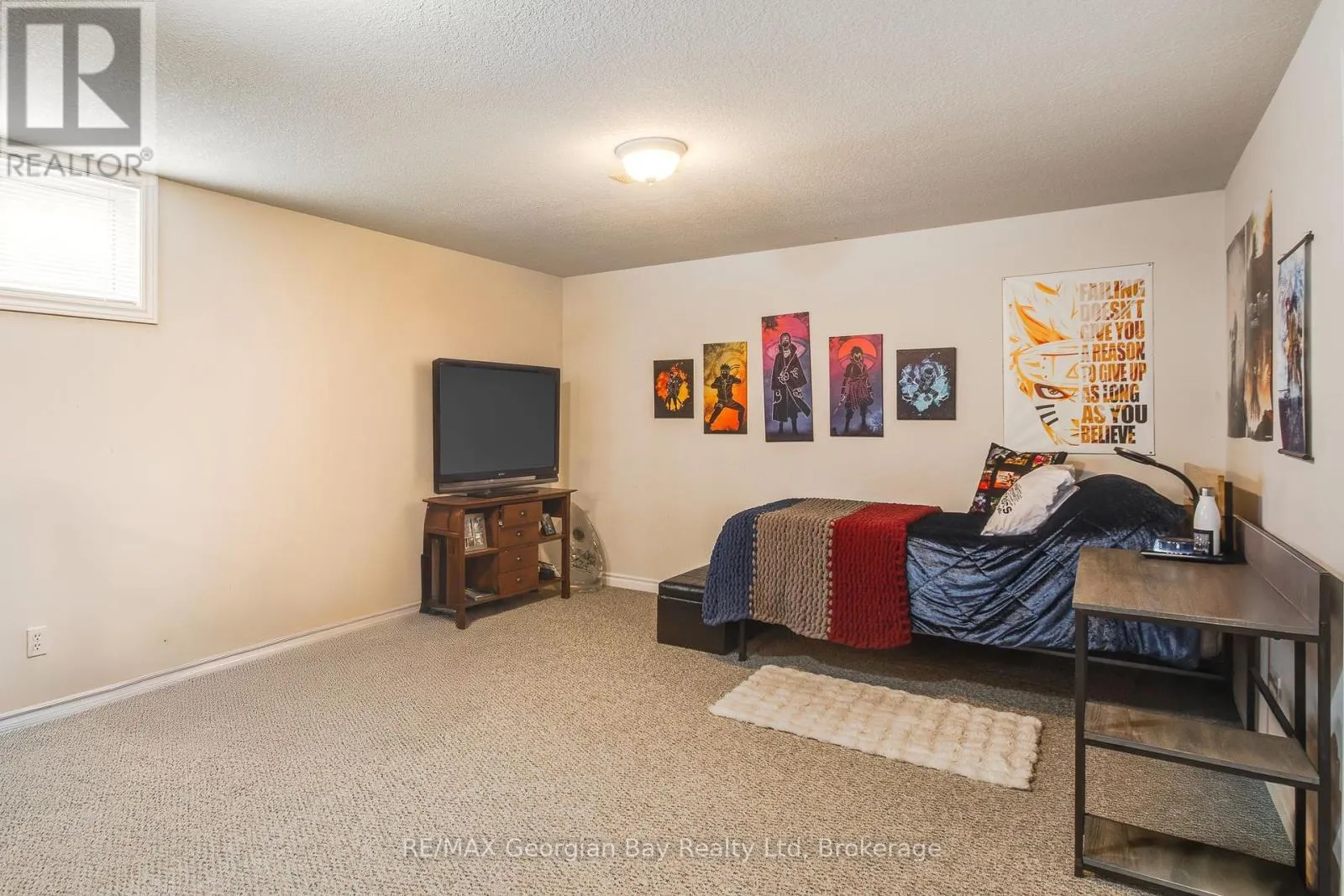 1085 WHITNEY CRESCENT