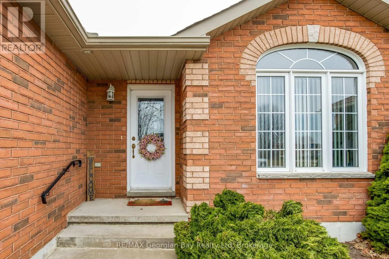 1085 WHITNEY CRESCENT