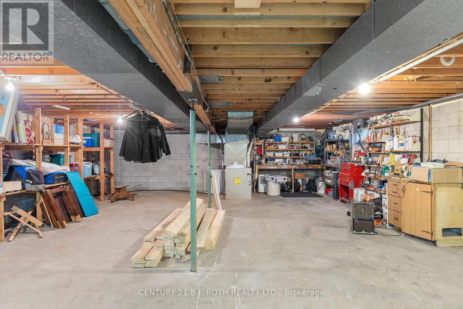 2679 LAKESHORE ROAD E