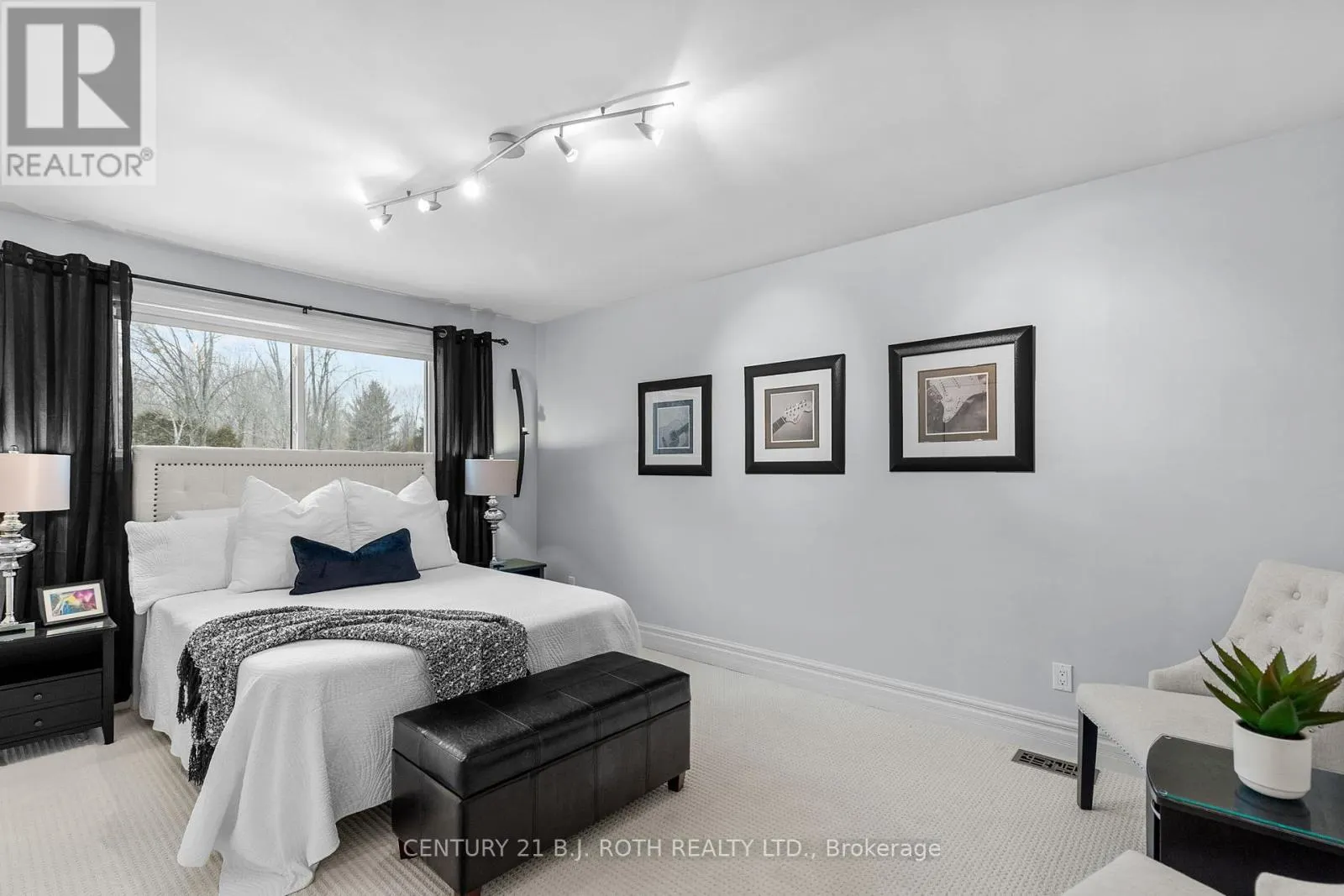 2679 LAKESHORE ROAD E