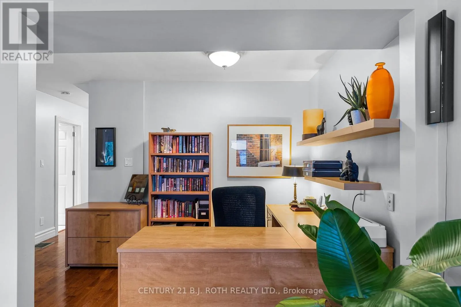 2679 LAKESHORE ROAD E