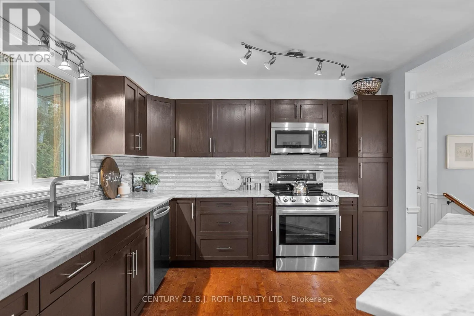 2679 LAKESHORE ROAD E