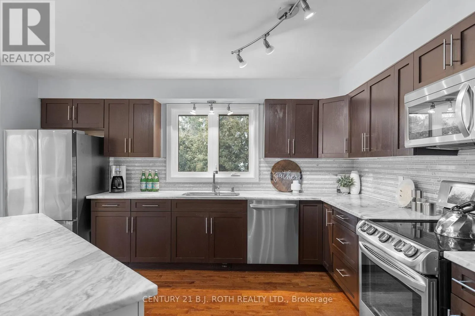 2679 LAKESHORE ROAD E