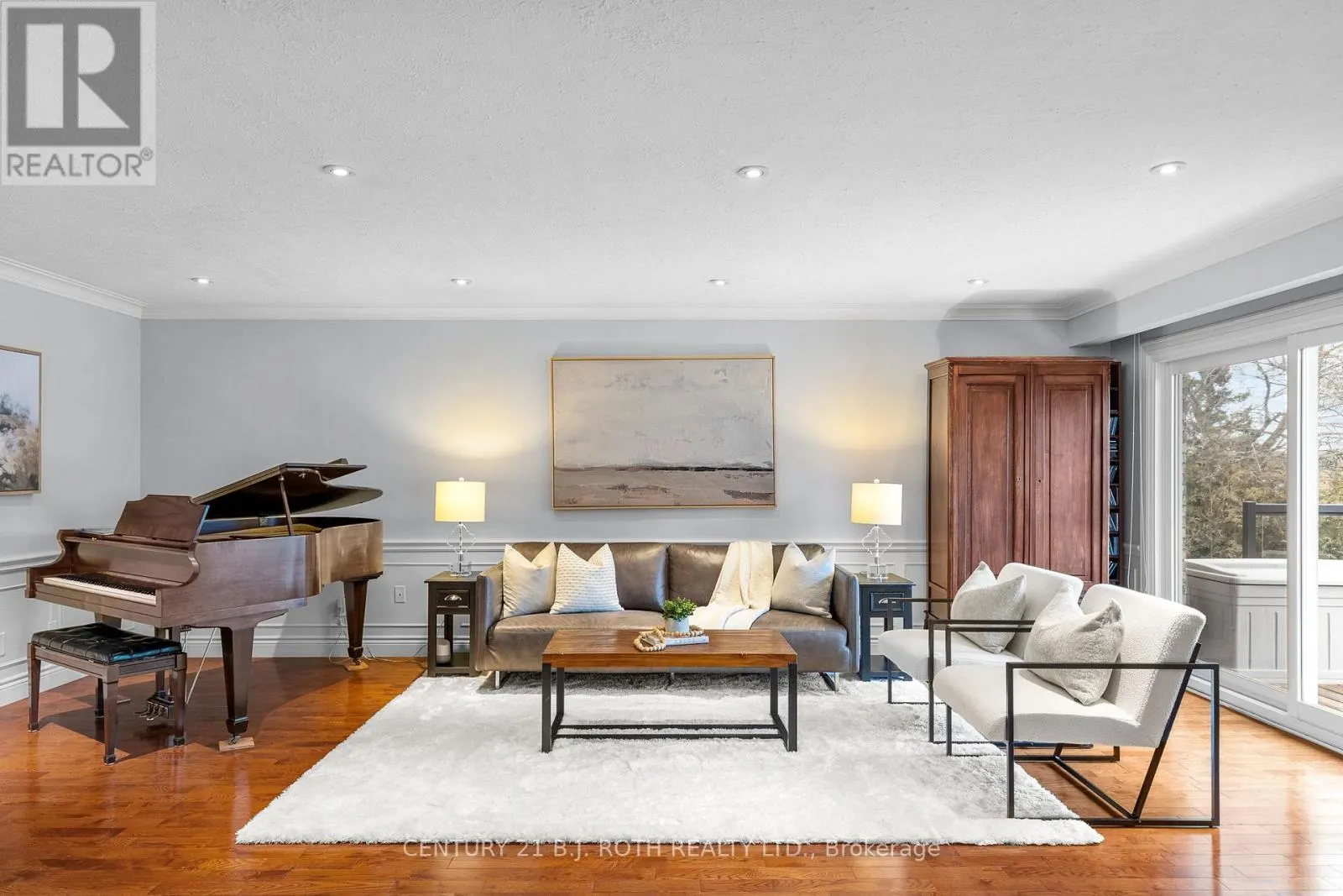 2679 LAKESHORE ROAD E
