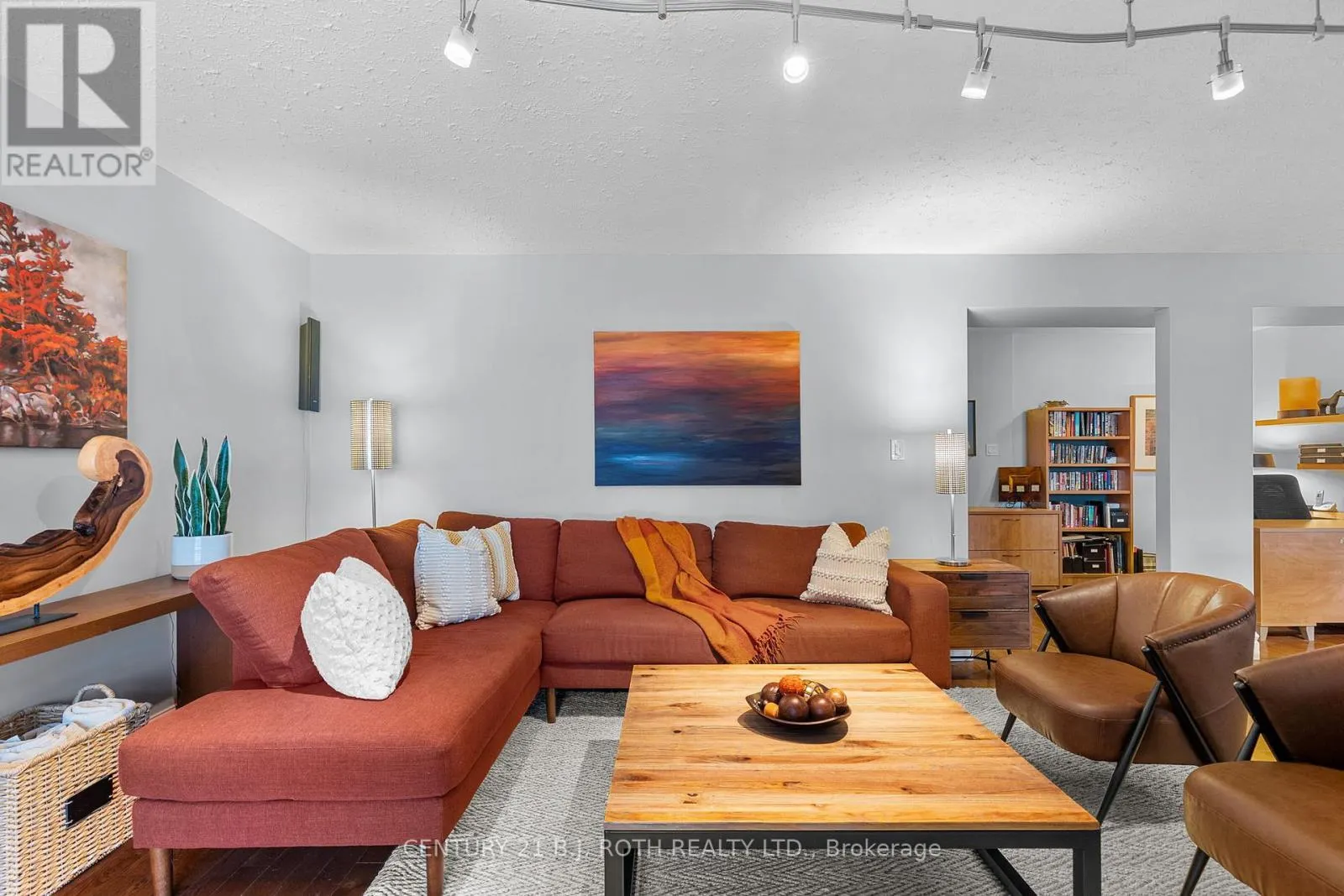 2679 LAKESHORE ROAD E
