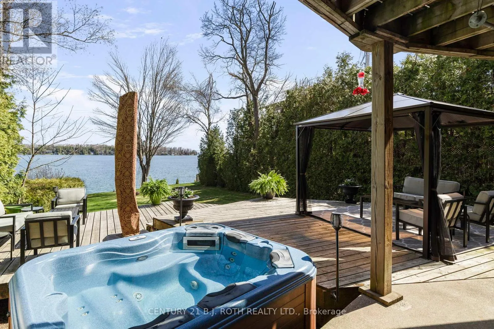 2679 LAKESHORE ROAD E