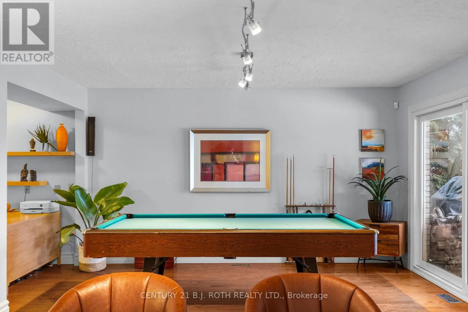 2679 LAKESHORE ROAD E