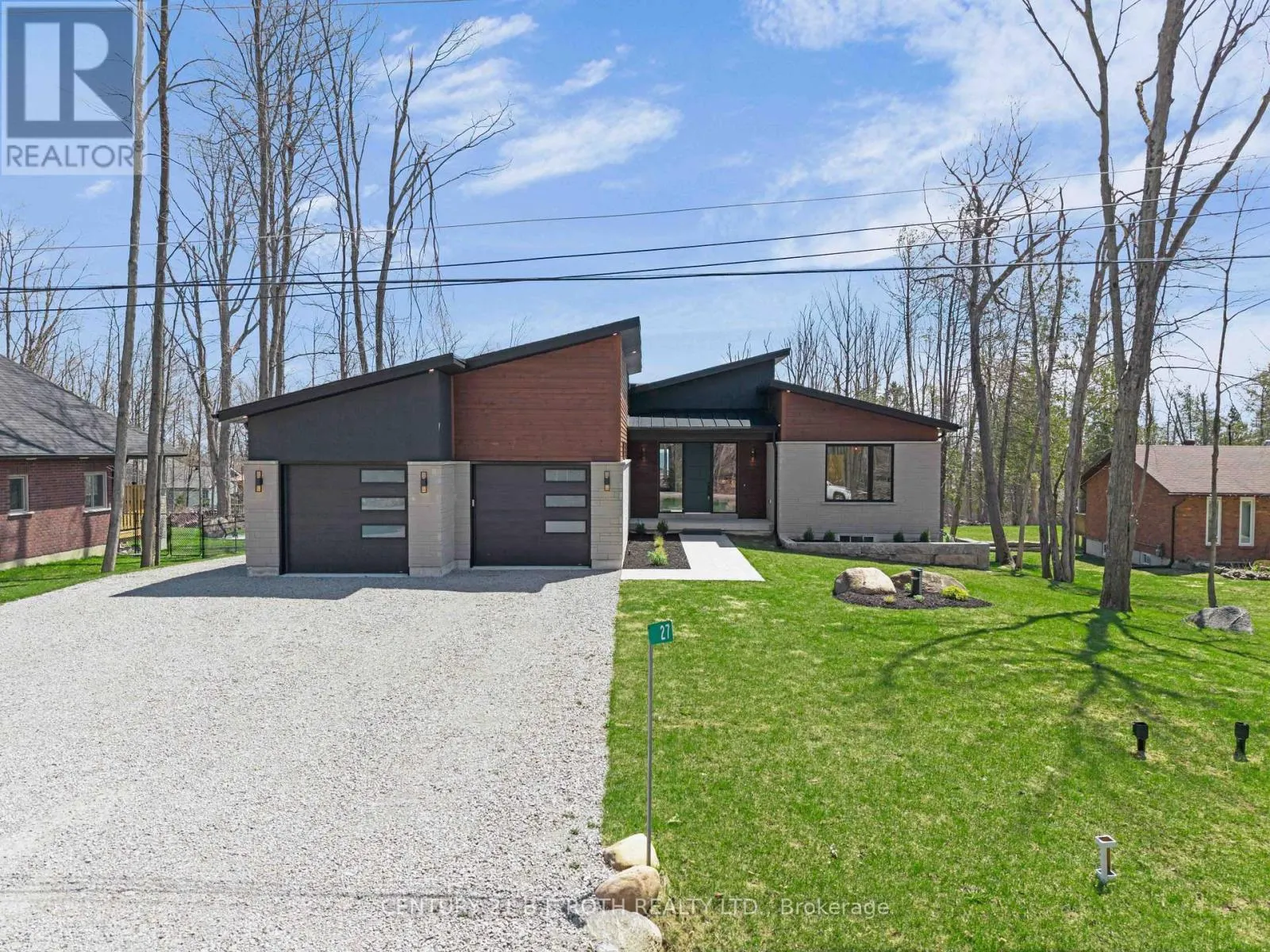 27 POPLAR CRESCENT
