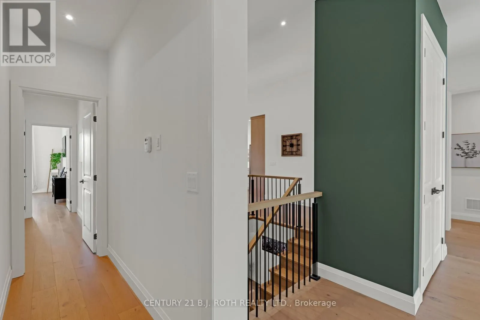 27 POPLAR CRESCENT