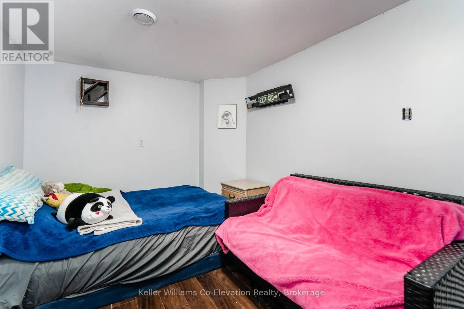 1 BONAVENTURE PLACE
