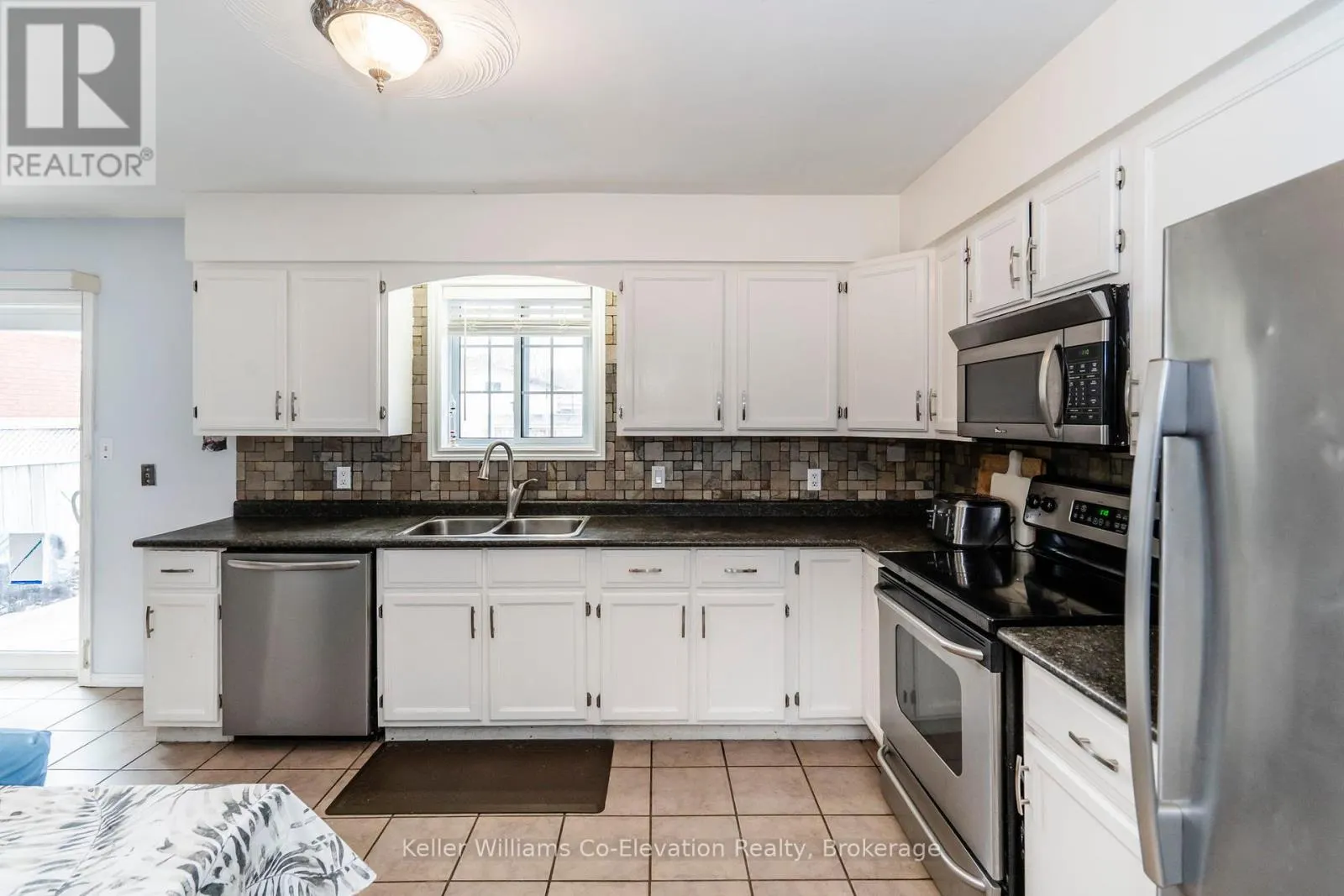 1 BONAVENTURE PLACE