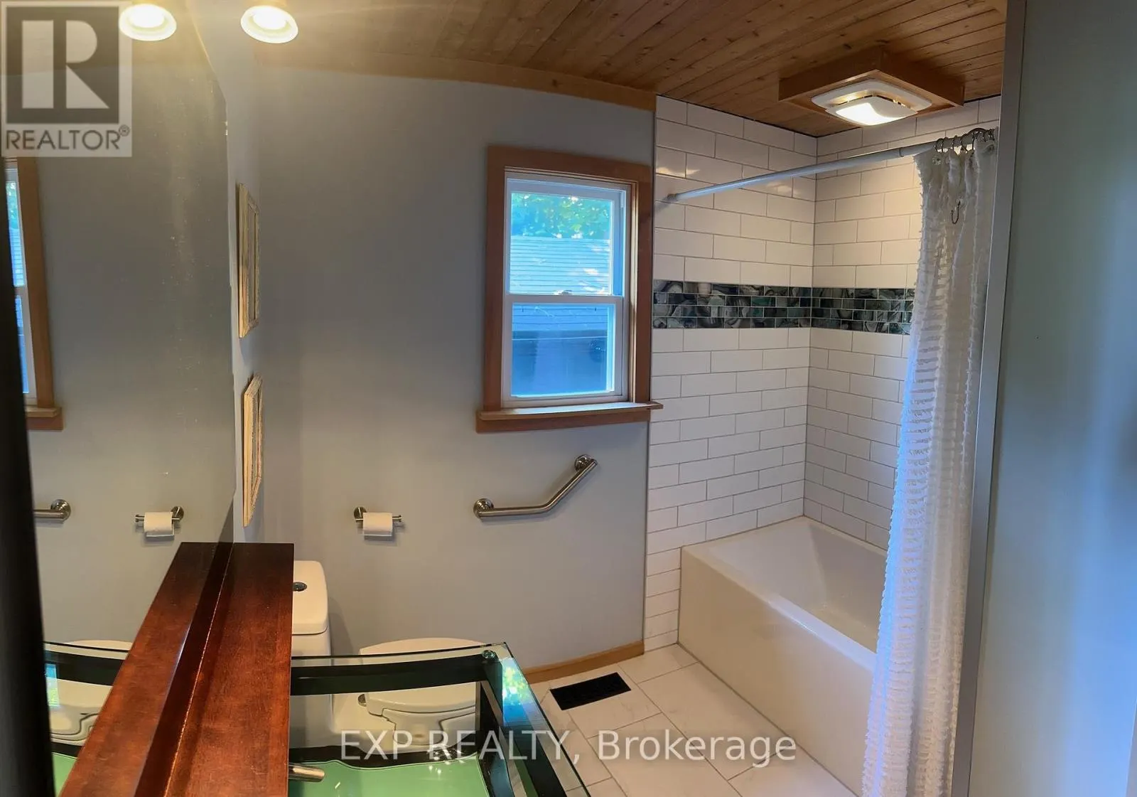 2295 LAKESHORE ROAD E