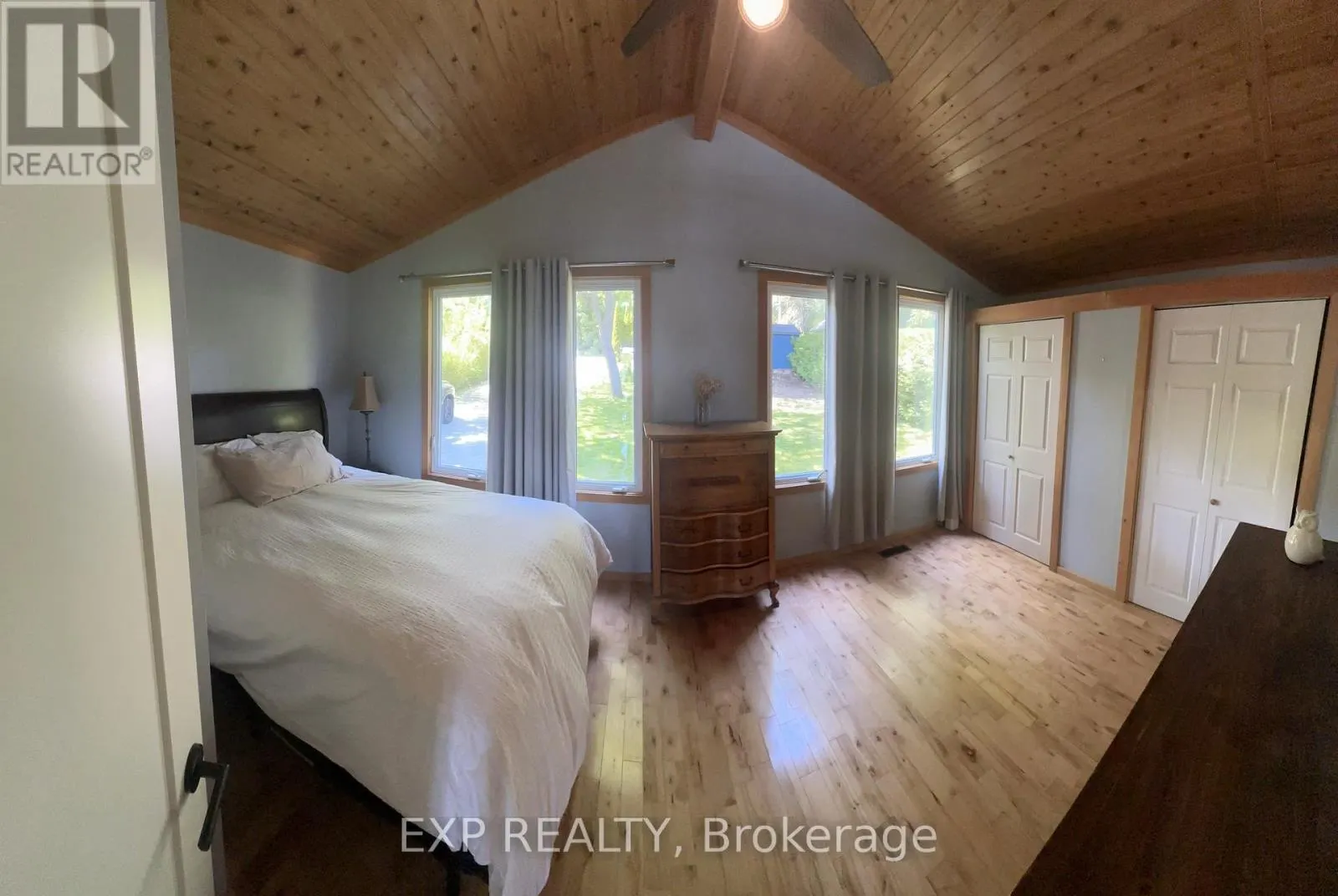 2295 LAKESHORE ROAD E