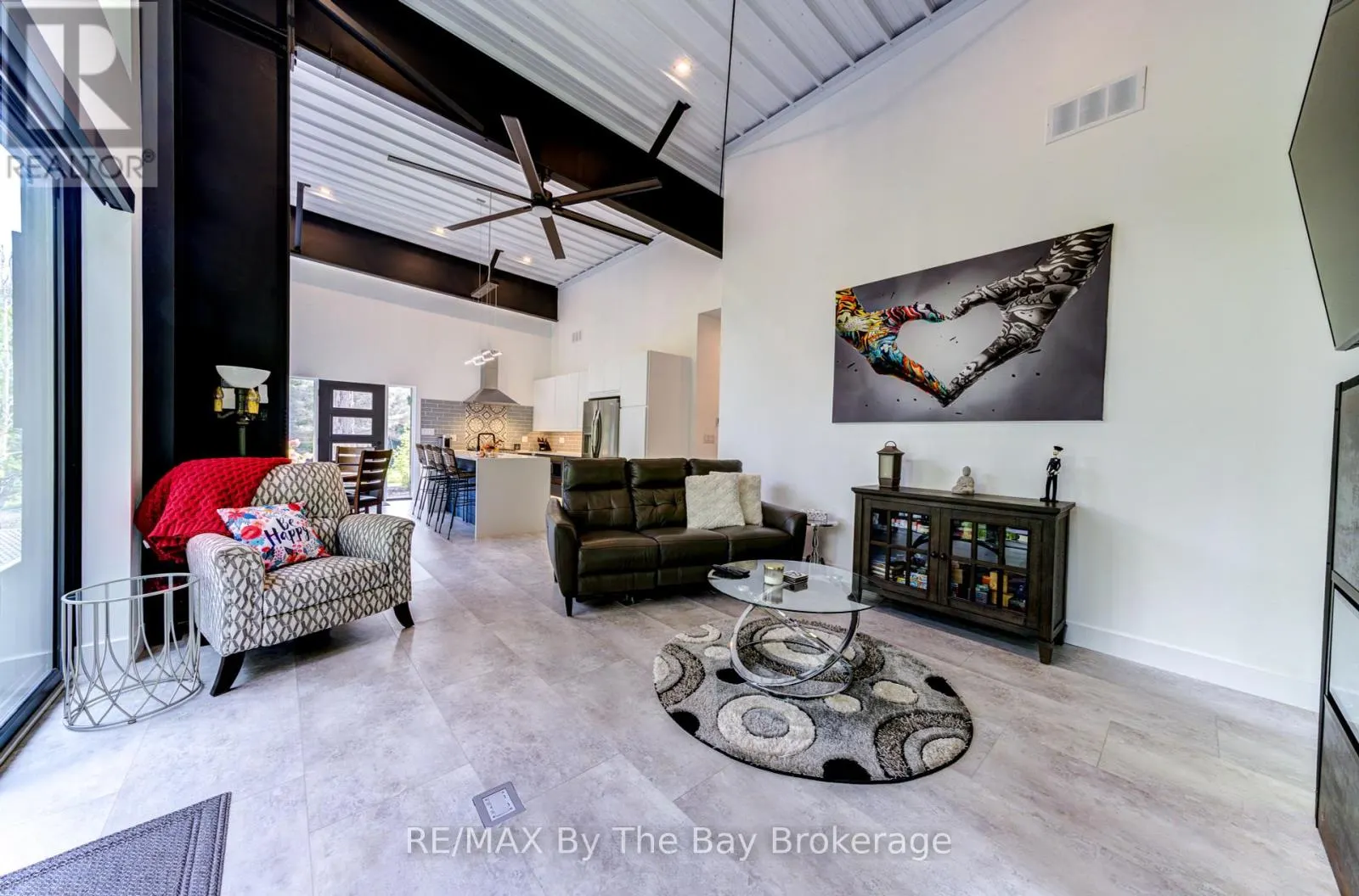 1584 CHAMPLAIN ROAD
