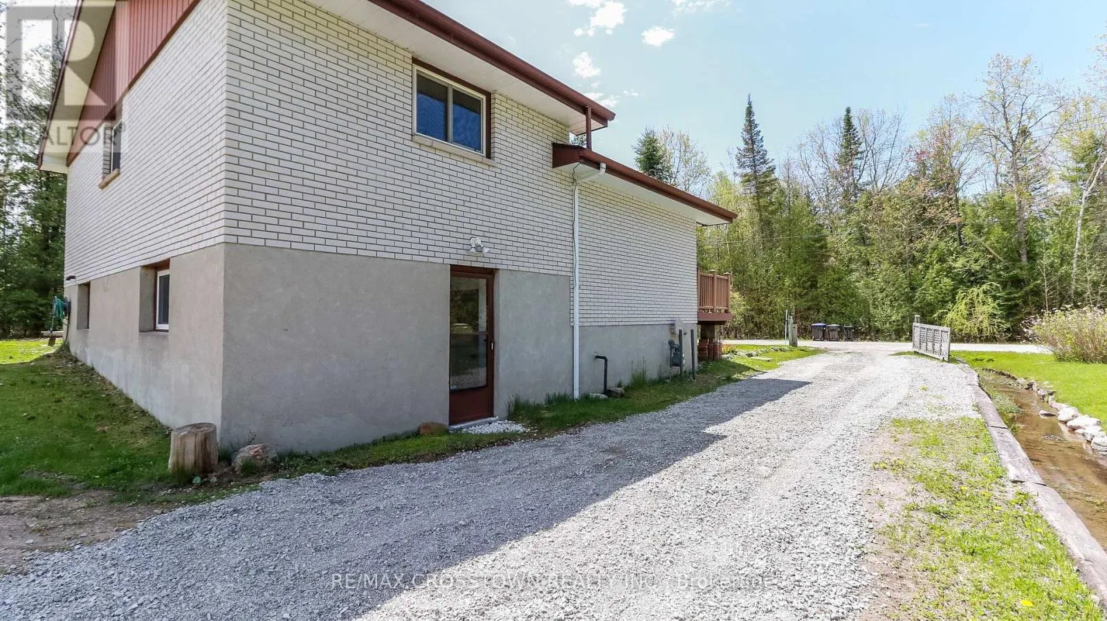 69 LESPERANCE ROAD