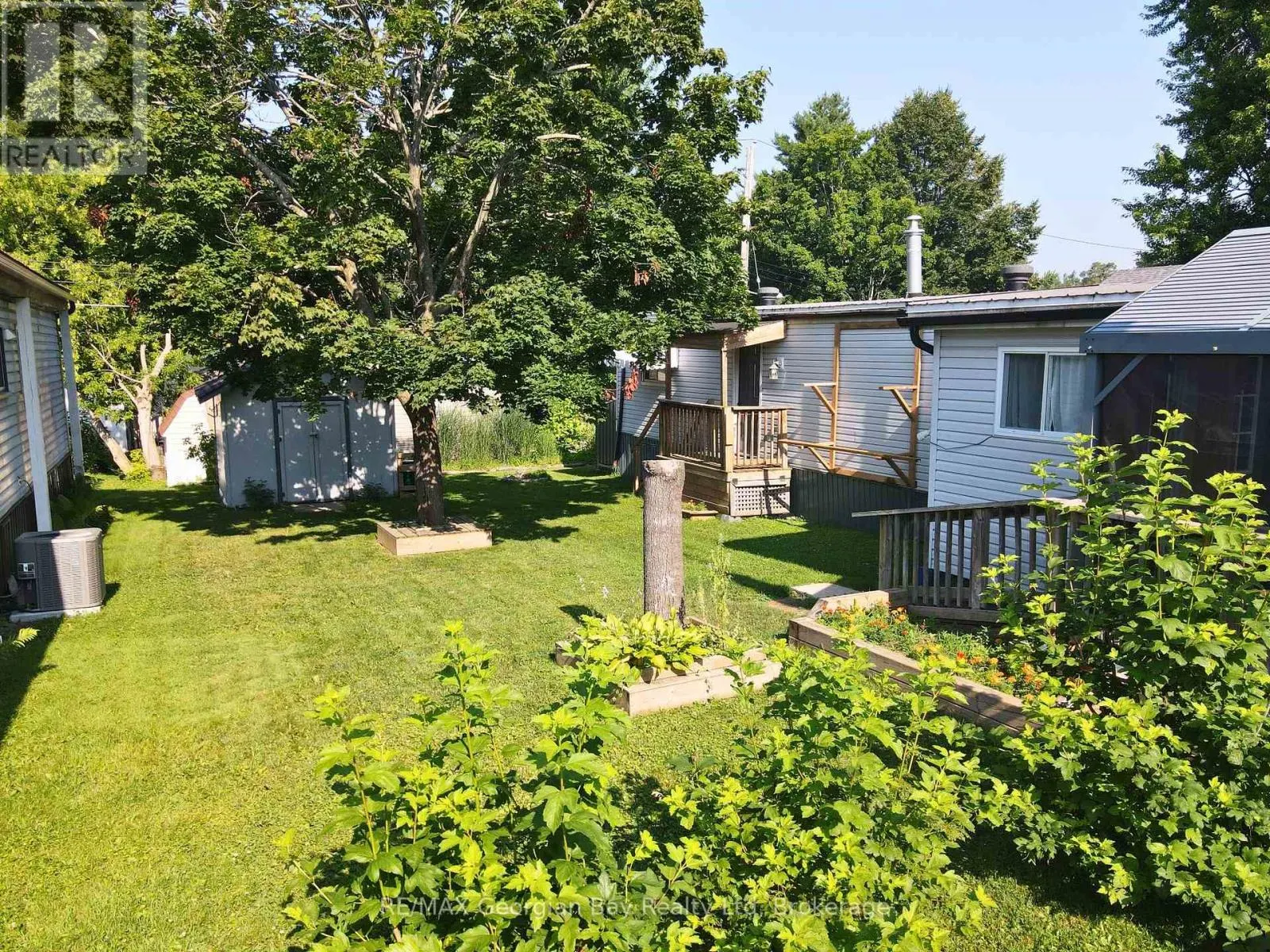 32 NORTHLAND ROAD