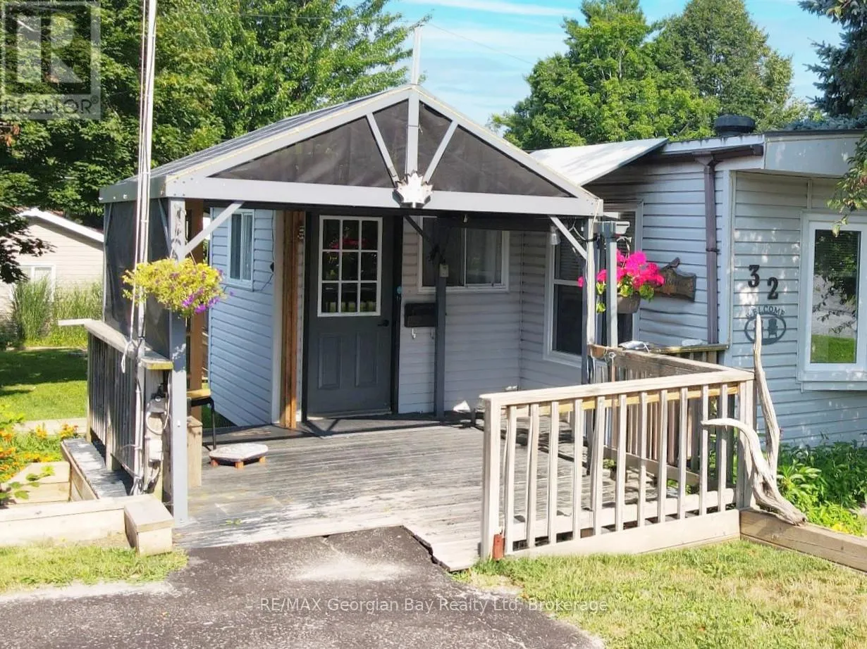 32 NORTHLAND ROAD