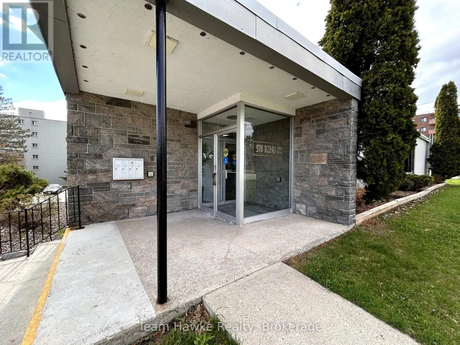 578 KING STREET
