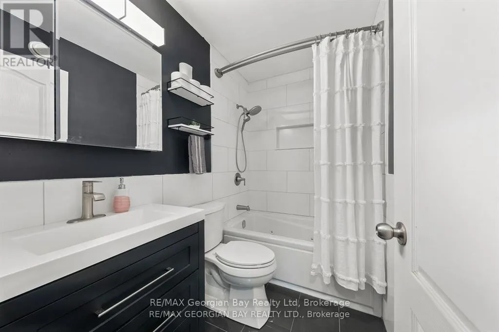 925 DOMINION AVENUE
