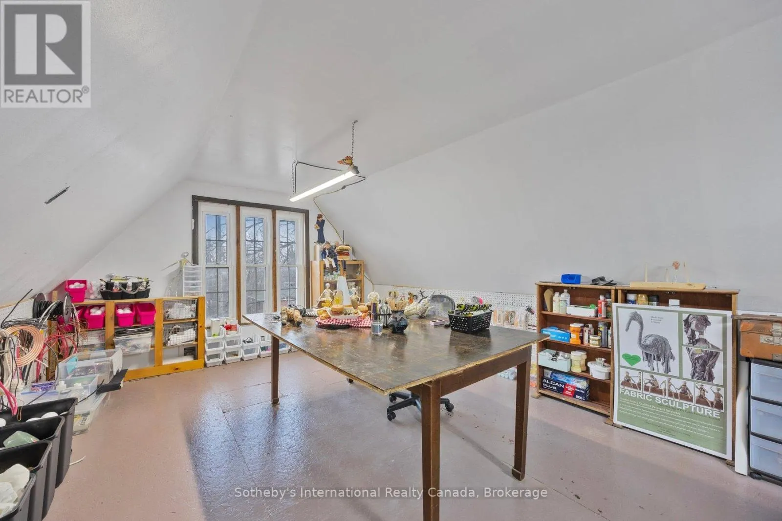 26 ROBERT STREET E