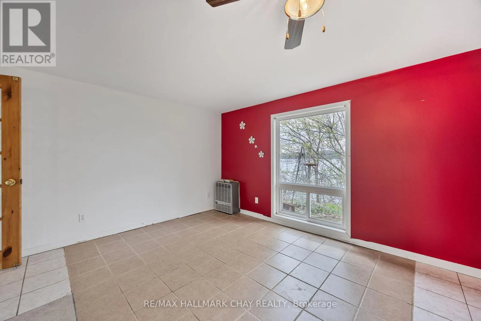 4 LAKESHORE ROAD