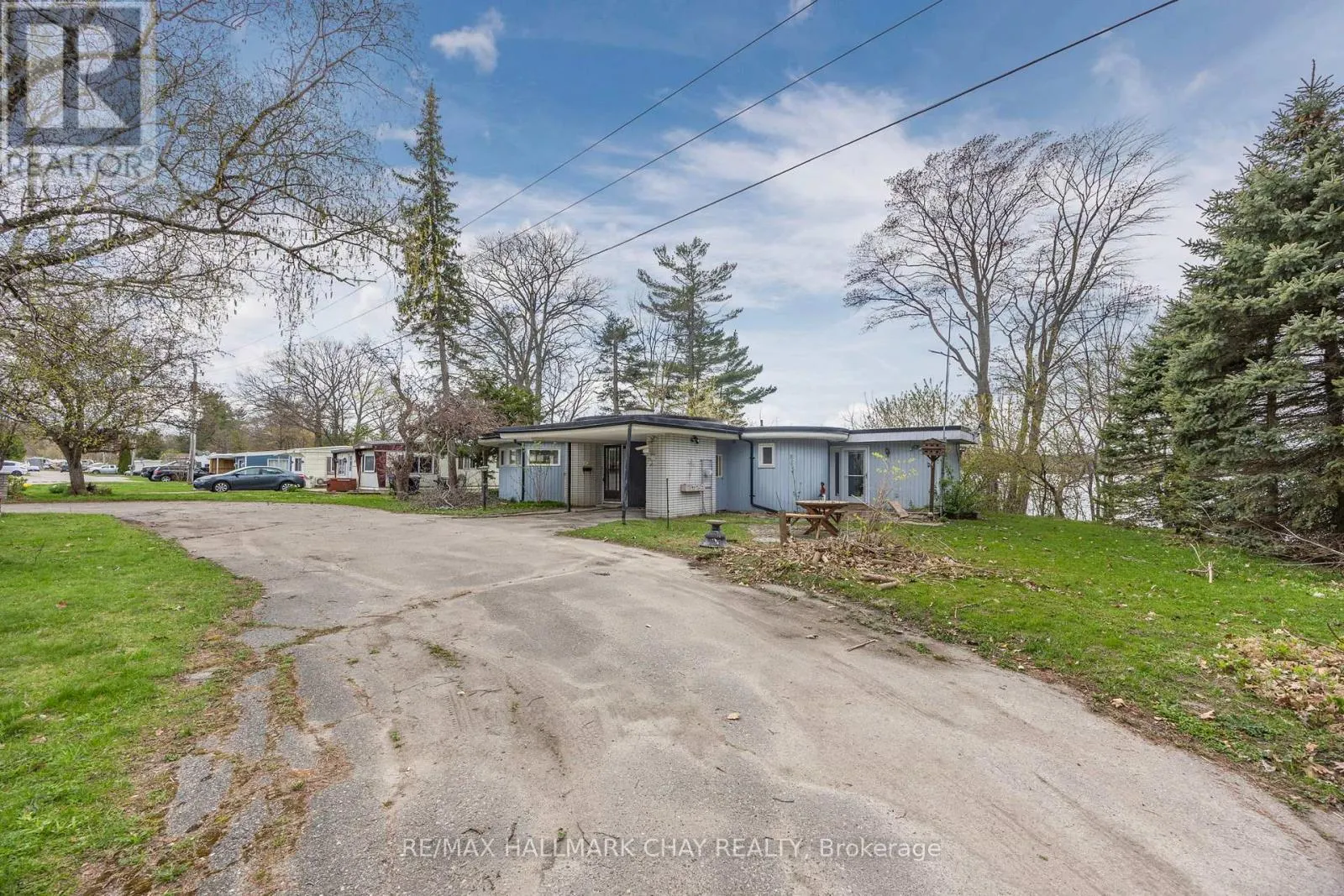 4 LAKESHORE ROAD