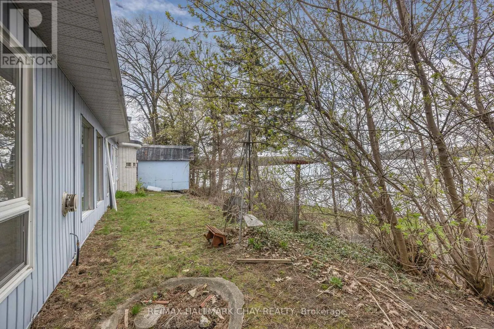 4 LAKESHORE ROAD