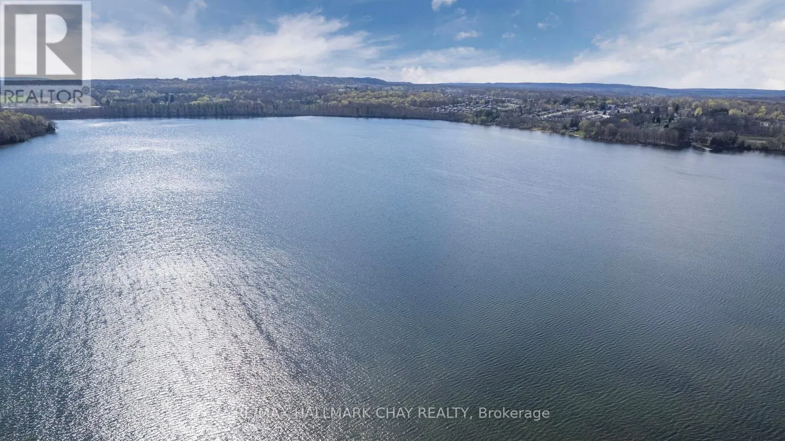 4 LAKESHORE ROAD