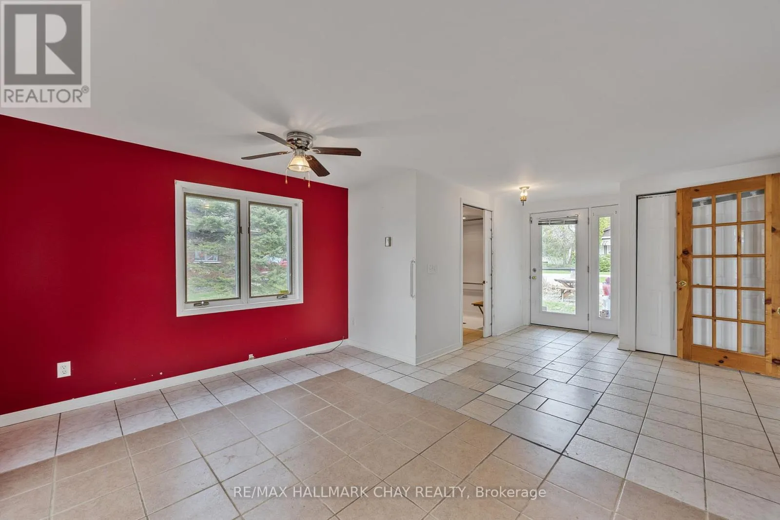 4 LAKESHORE ROAD
