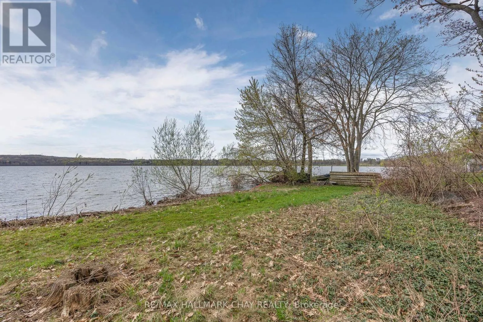 4 LAKESHORE ROAD