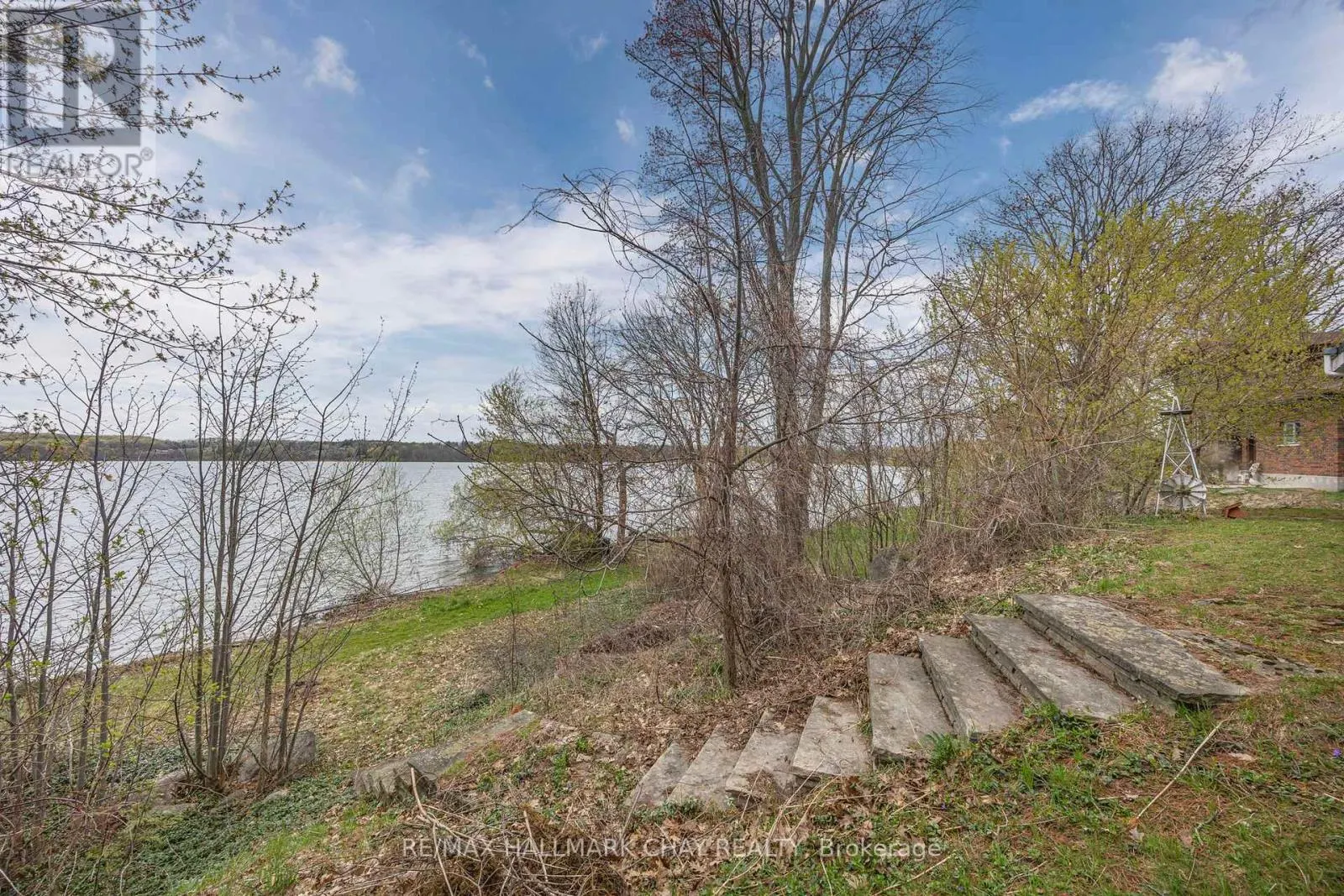 4 LAKESHORE ROAD