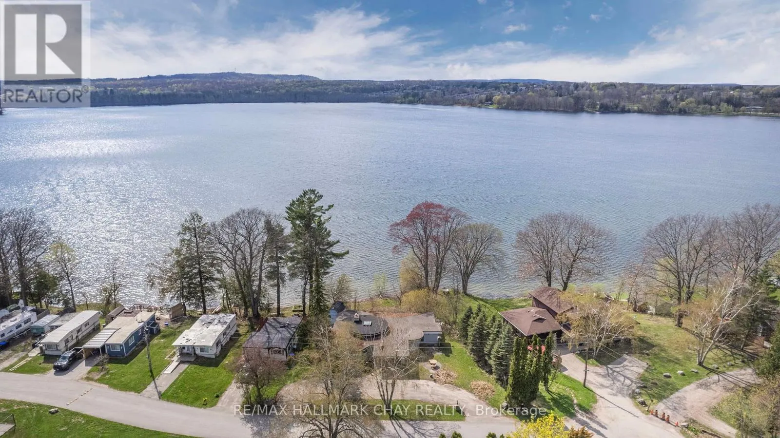 4 LAKESHORE ROAD