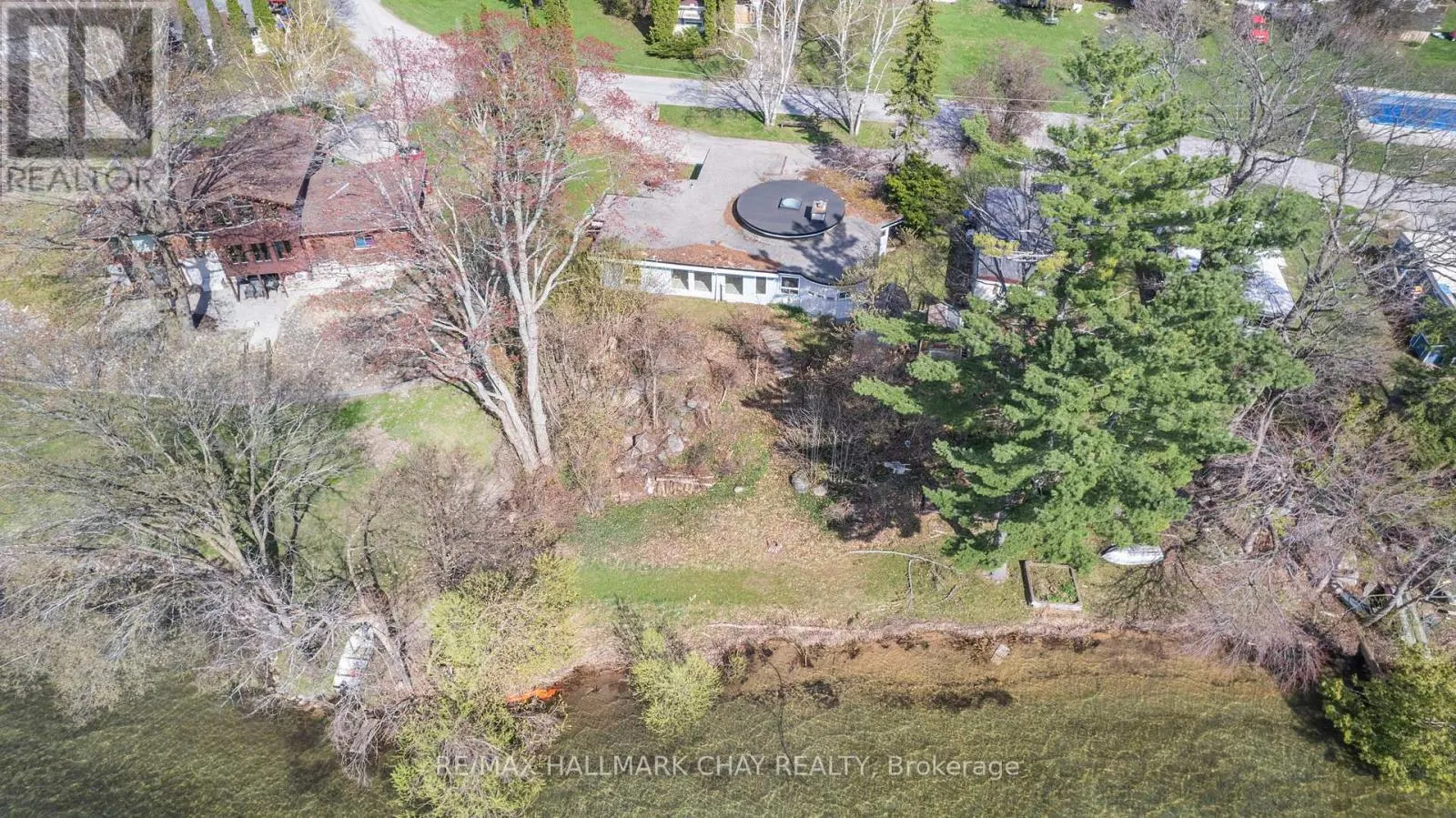4 LAKESHORE ROAD