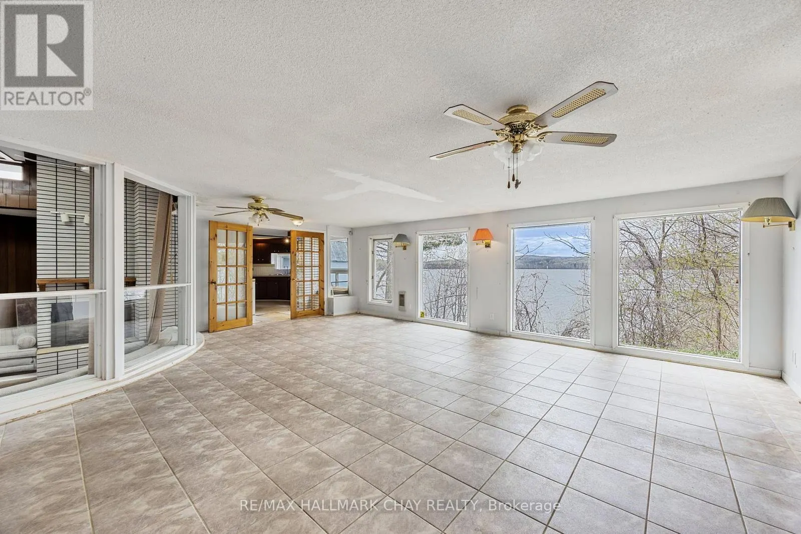 4 LAKESHORE ROAD