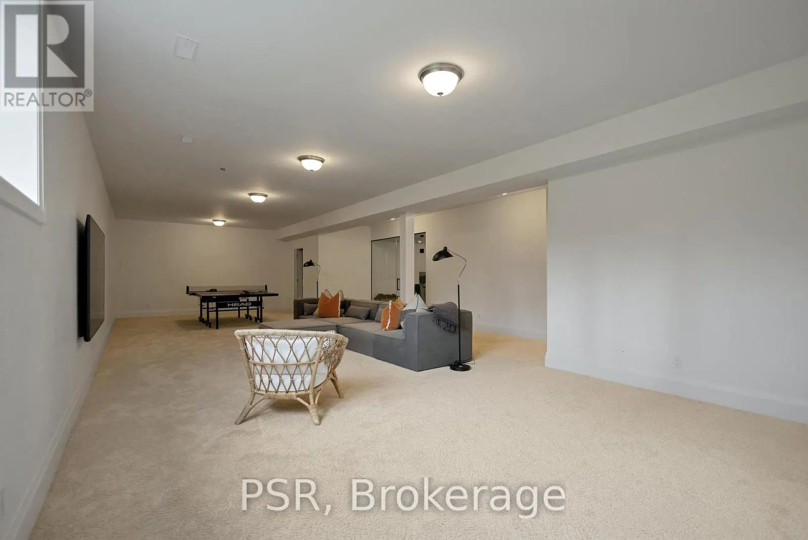 72 GEORGIAN GRANDE DRIVE