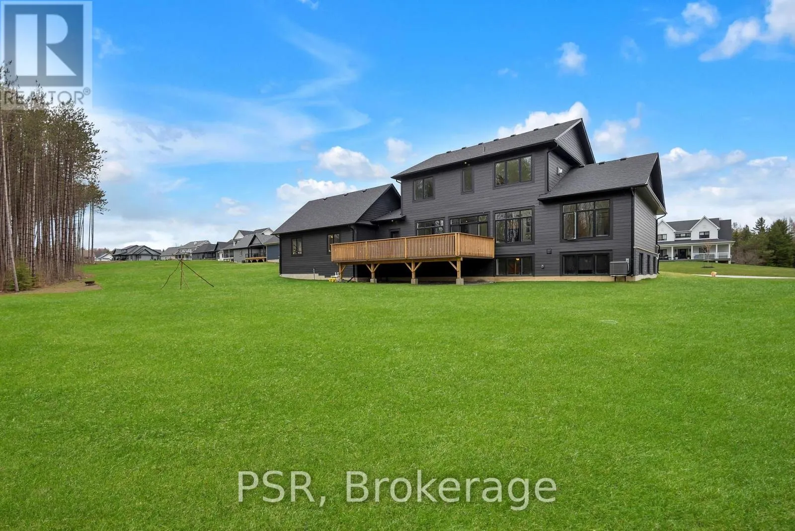 72 GEORGIAN GRANDE DRIVE