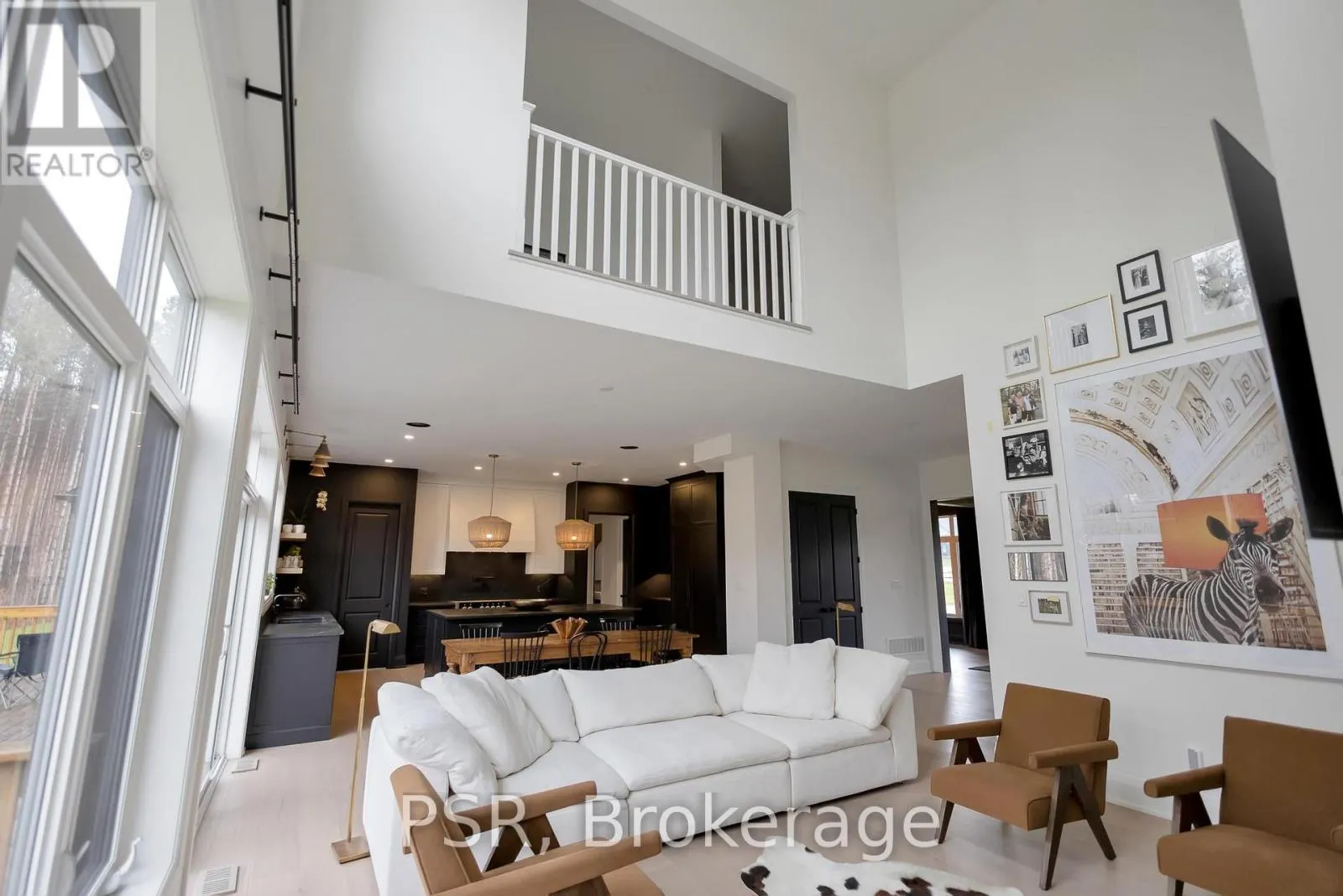 72 GEORGIAN GRANDE DRIVE