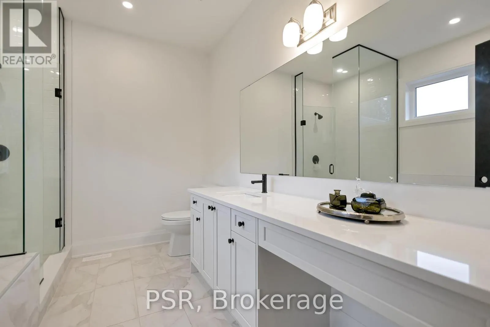 72 GEORGIAN GRANDE DRIVE