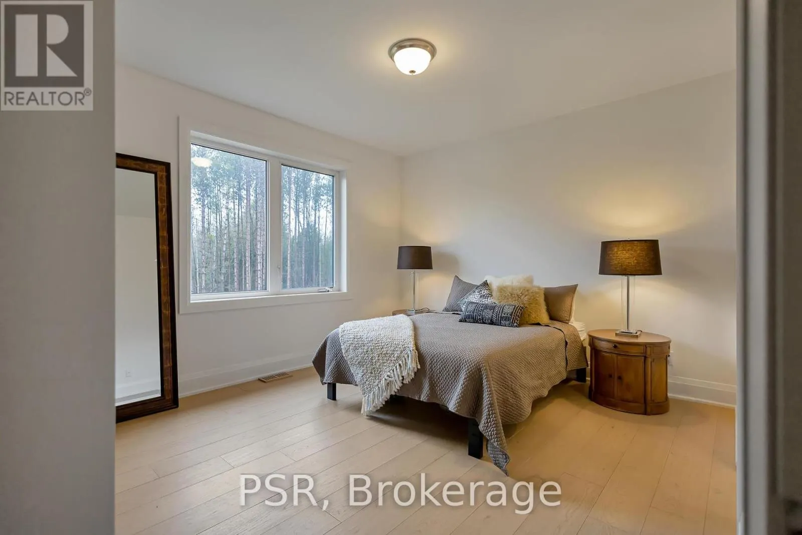 72 GEORGIAN GRANDE DRIVE