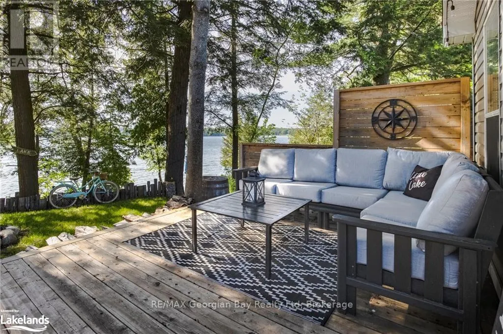 46 LAKESHORE ROAD