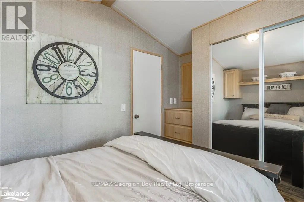 46 LAKESHORE ROAD