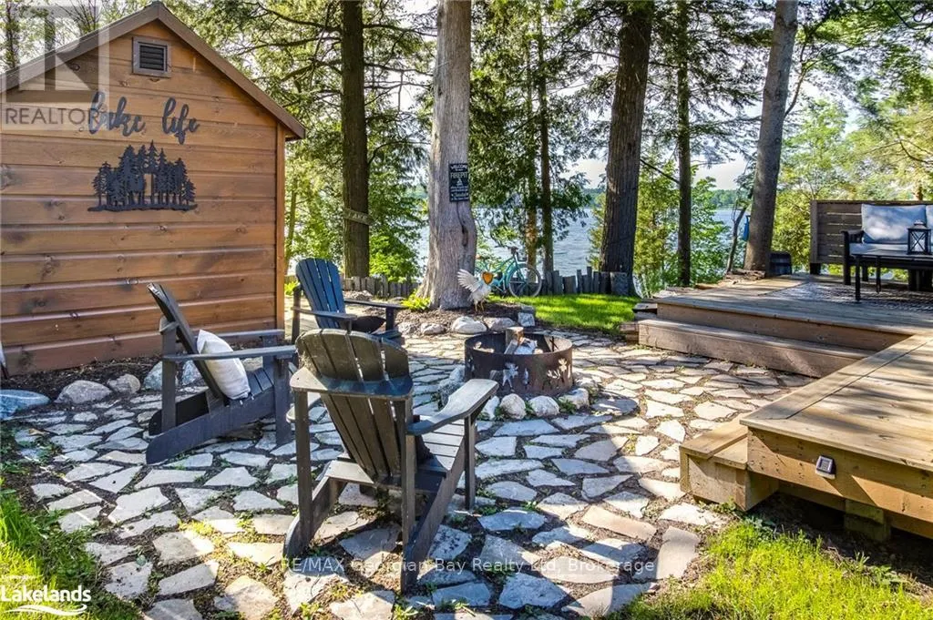 46 LAKESHORE ROAD