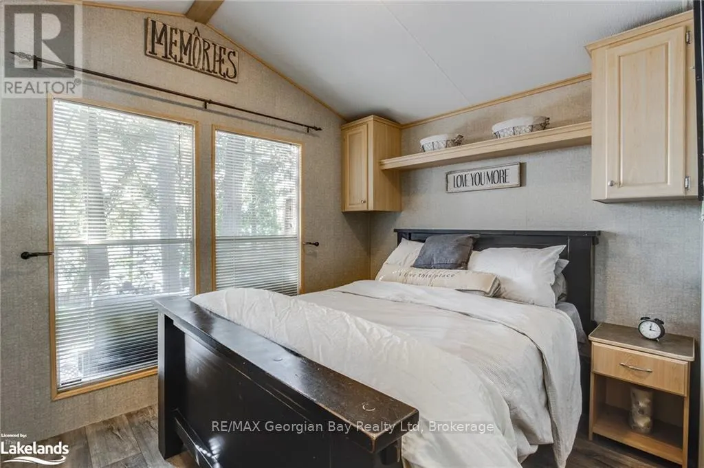 46 LAKESHORE ROAD