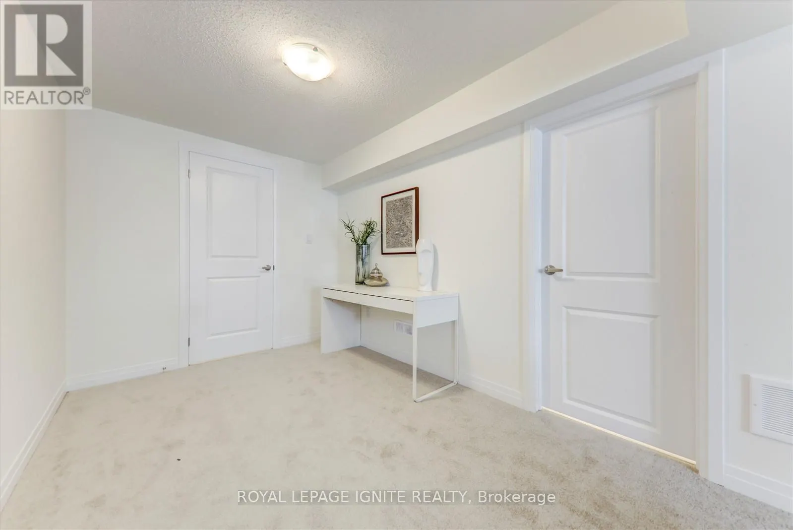 544 HUDSON CRESCENT
