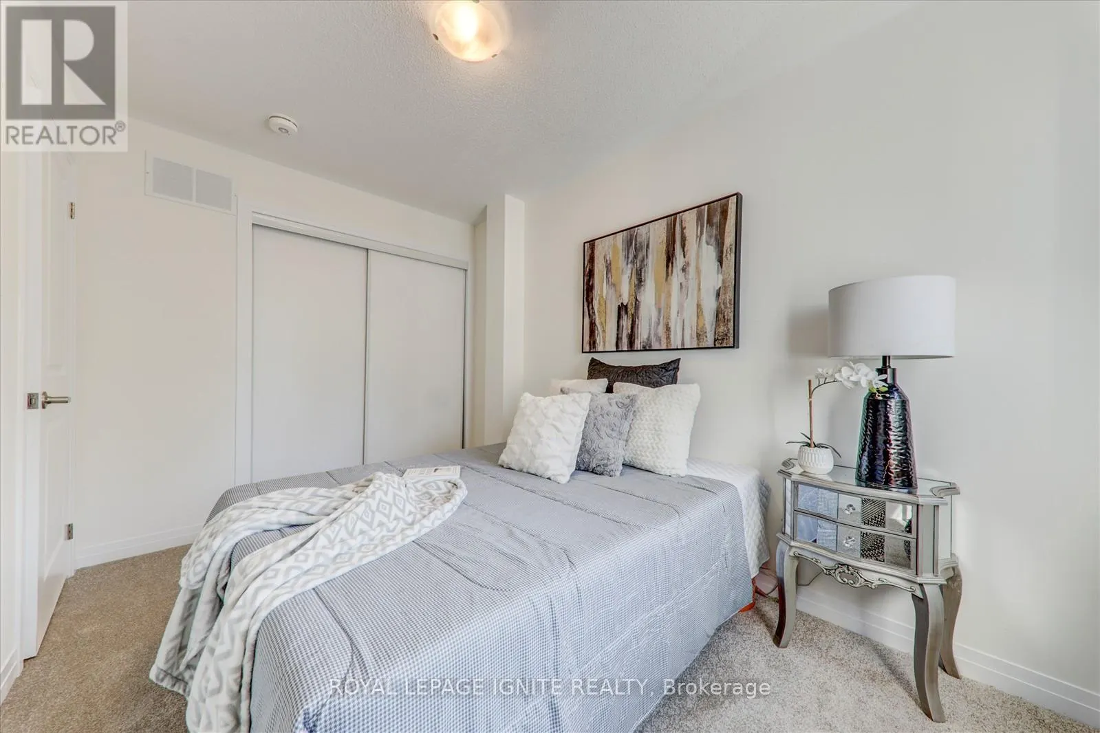 544 HUDSON CRESCENT