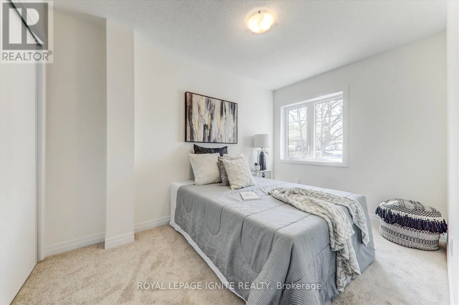 544 HUDSON CRESCENT