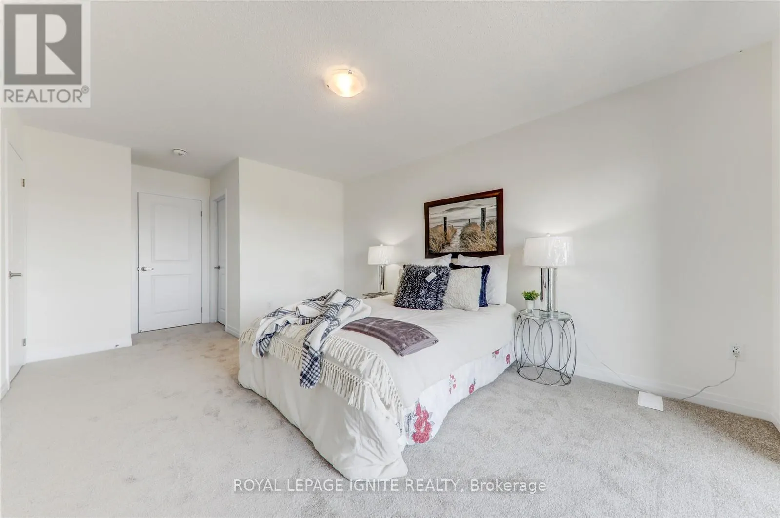 544 HUDSON CRESCENT